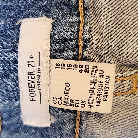 Super cute jeans NWT - Picture 6 of 9